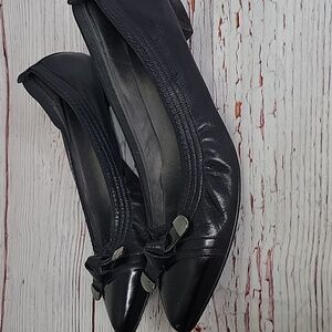 STUART WEITZMAN Elegant Black Leather Women's Flats Size 8